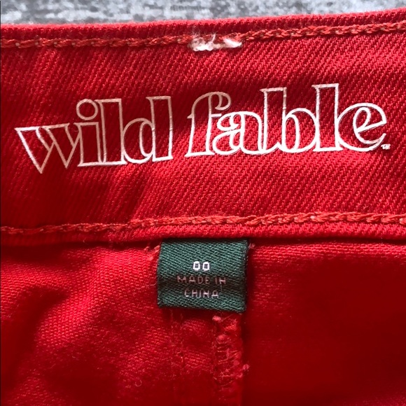 Beautiful red skirt - Picture 3 of 3